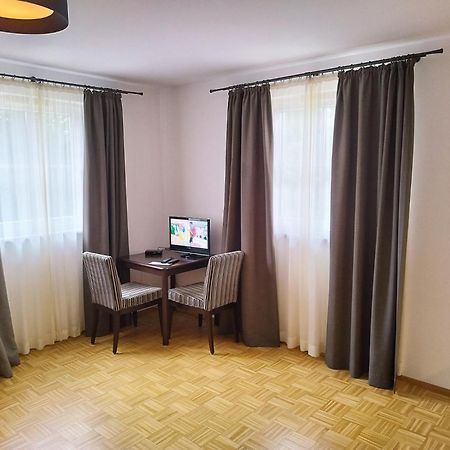 Die Hecke Apartment Bad Fussing Exterior photo
